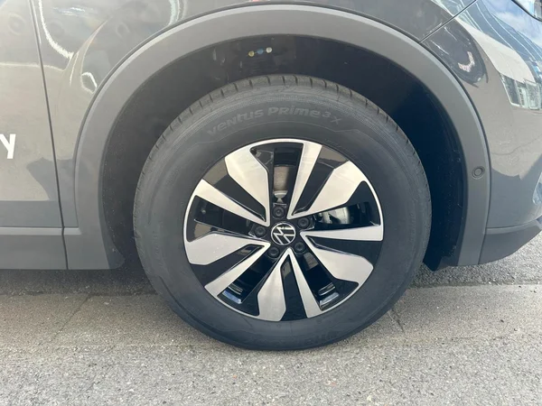 VOLKSWAGEN Tiguan (2026) — foto 17 van 24