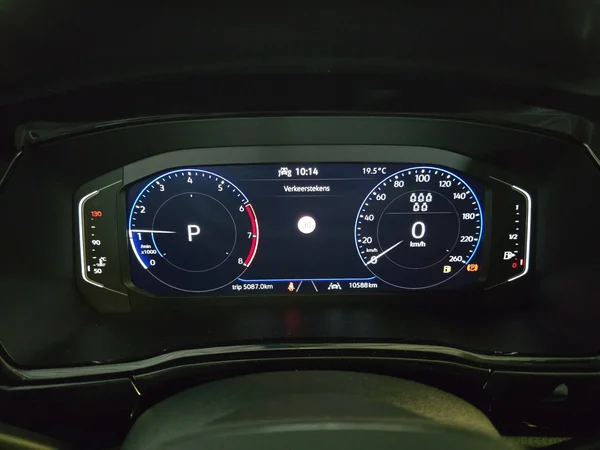 VOLKSWAGEN Touran (2025) — foto 4 van 20