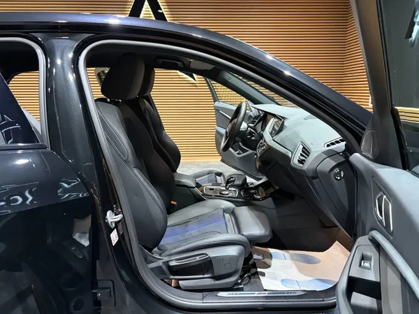 Bmw 118 (2022) — foto 13 van 27
