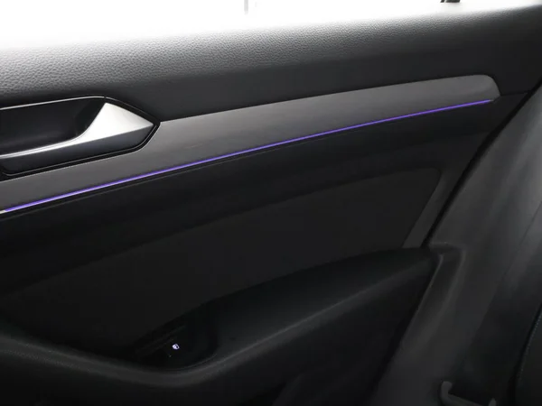 VOLKSWAGEN Passat Variant GTE (2022) — foto 15 van 31
