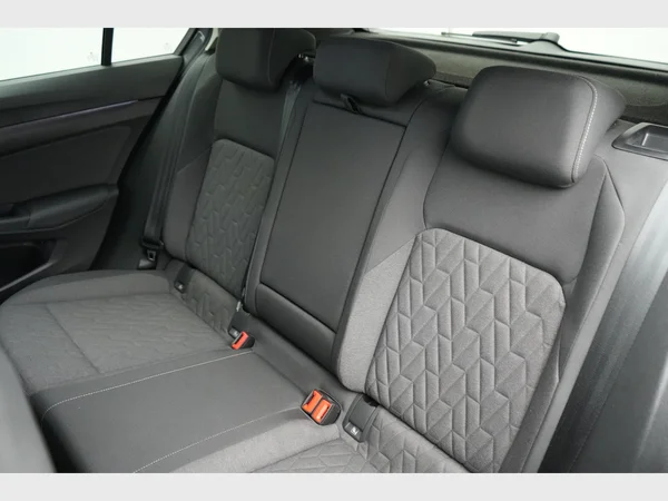 VOLKSWAGEN Golf VIII (2024) — foto 20 van 25
