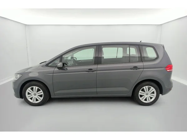 VOLKSWAGEN Touran (2020) — foto 34 van 36