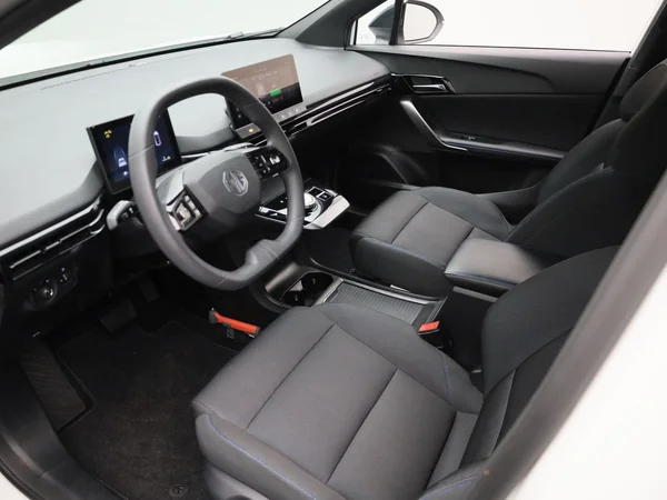 MG MG4 EV (2023) — foto 7 van 32