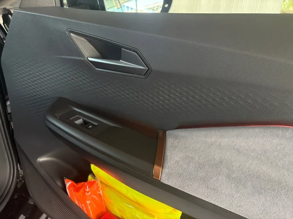CUPRA Born (2025) — foto 7 van 24