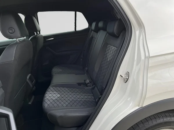 VOLKSWAGEN T-Cross (2025) — foto 17 van 21