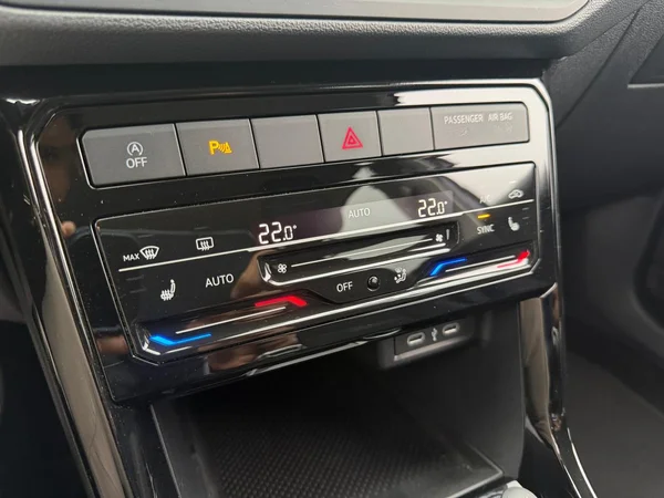 VOLKSWAGEN T-Cross (2023) — foto 10 van 21