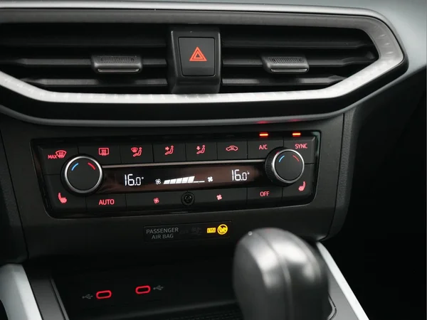 SEAT Arona (2023) — foto 17 van 38