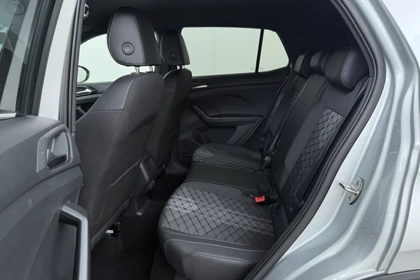 Volkswagen T-Cross (2025) — foto 16 van 17