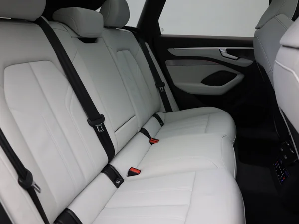 AUDI A6 Avant (2025) — foto 9 van 28