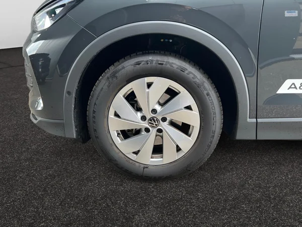 VOLKSWAGEN Tiguan (2026) — foto 8 van 16