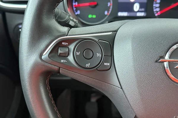 Opel Crossland (2023) — foto 5 van 16