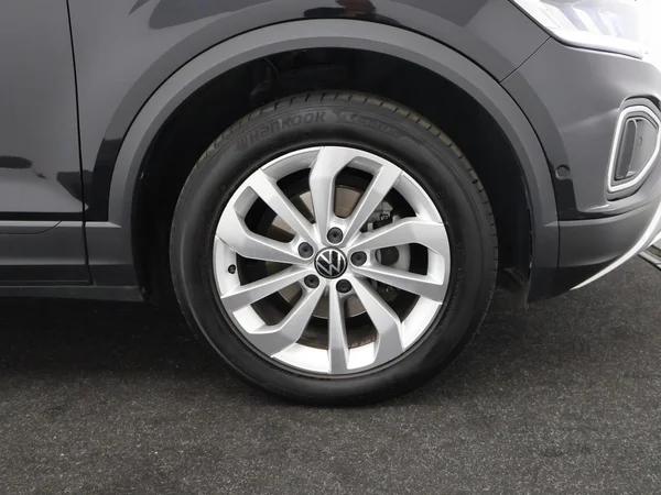 VOLKSWAGEN T-Roc (2024) — foto 24 van 28