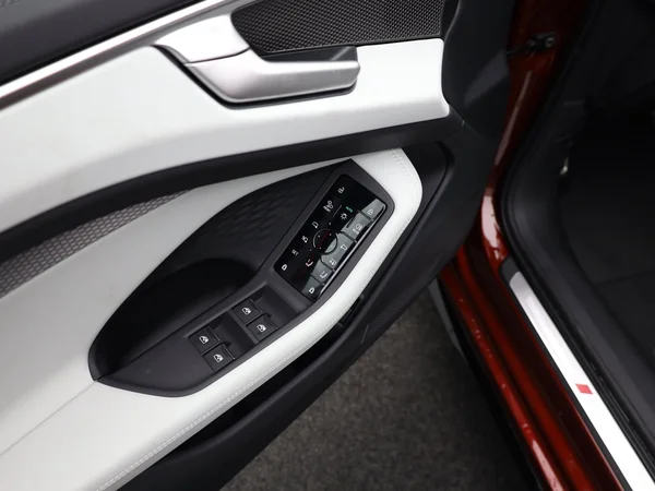 AUDI A6 (2025) — foto 4 van 32
