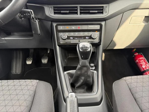 VOLKSWAGEN T-Cross (2020) — foto 13 van 13
