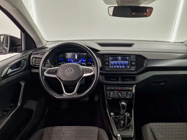 Volkswagen T-Cross (2023) — foto 11 van 15