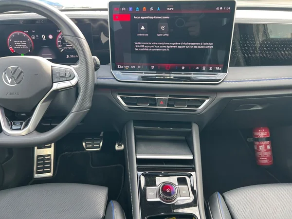 VOLKSWAGEN Tiguan (2025) — foto 17 van 17