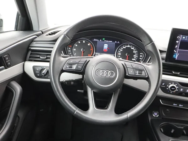 AUDI A4 Avant (2023) — foto 8 van 30