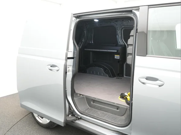 VOLKSWAGEN ID.Buzz (2025) — foto 44 van 44