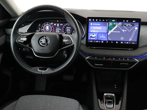 SKODA Octavia Combi (2024) — foto 18 van 20