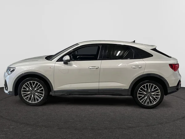AUDI Q3 Sportback (2023) — foto 12 van 20