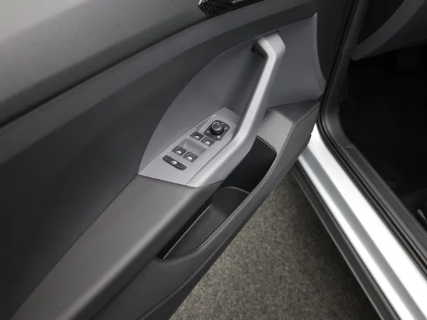VOLKSWAGEN T-Cross (2021) — foto 3 van 19