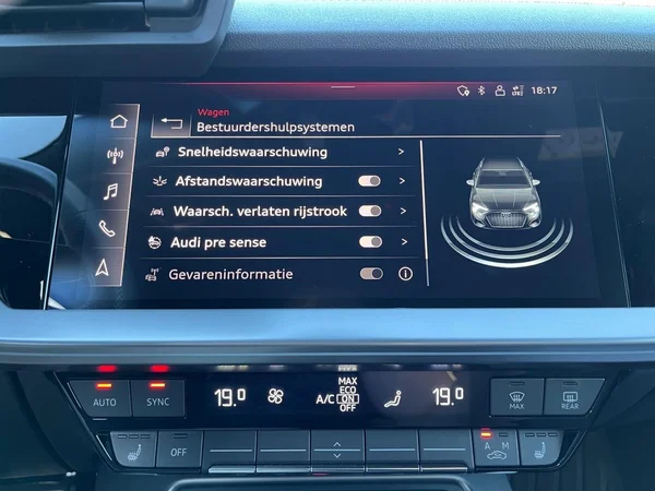 AUDI A3 Sportback (2023) — foto 6 van 22