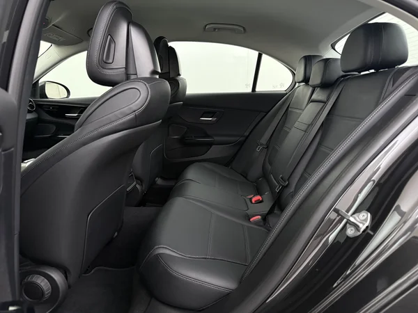 MERCEDES C 300 (2022) — foto 5 van 32