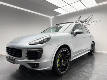 Porsche Cayenne 2d3deee7-1d12-47c5-8944-88282539784a