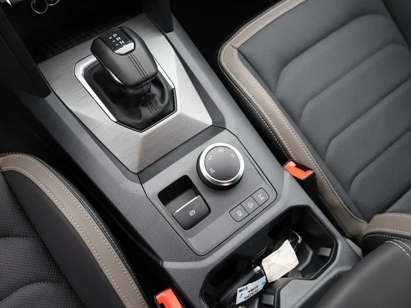 VOLKSWAGEN Amarok Double Cab (2026) — foto 7 van 25