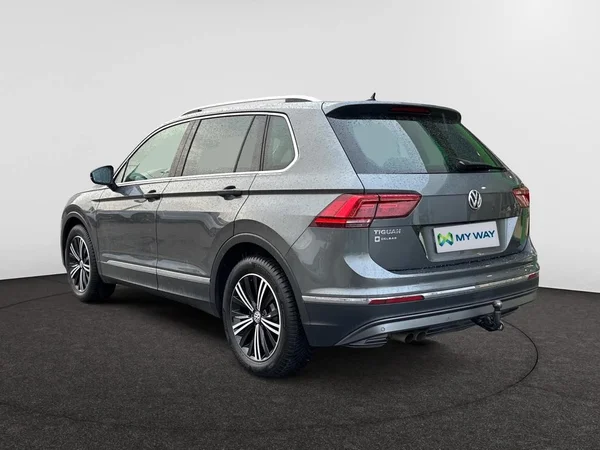 VOLKSWAGEN Tiguan (2019) — foto 12 van 21