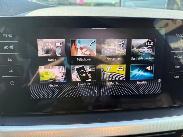 SKODA Kamiq (2022) — foto 8 van 31