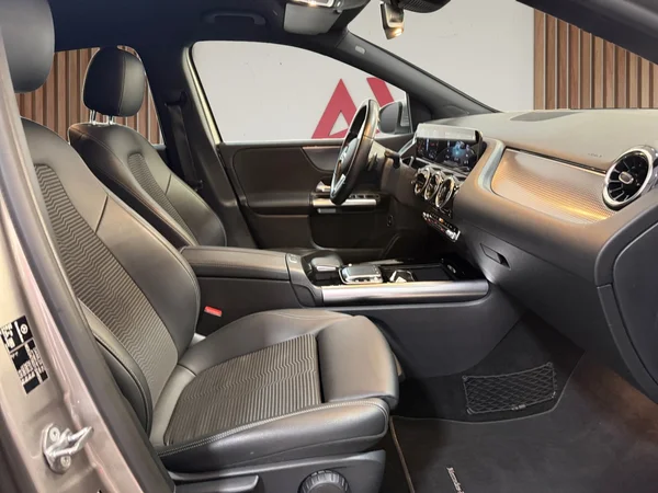 Mercedes-Benz B-180 (2019) — foto 22 van 30