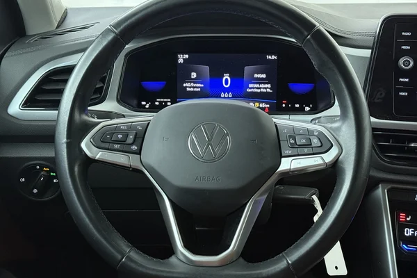 Volkswagen T-Roc (2022) — foto 2 van 18