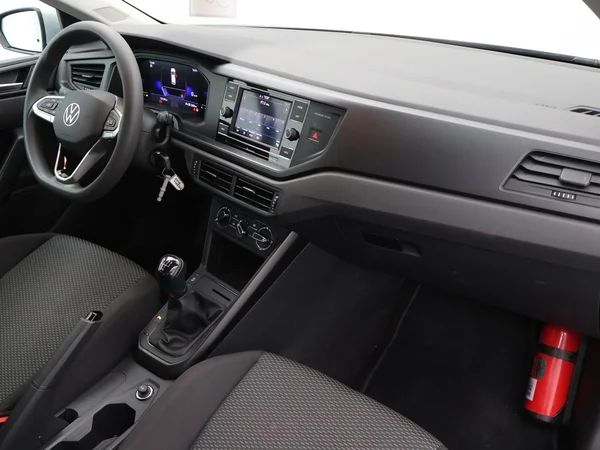 VOLKSWAGEN Polo (2023) — foto 3 van 28