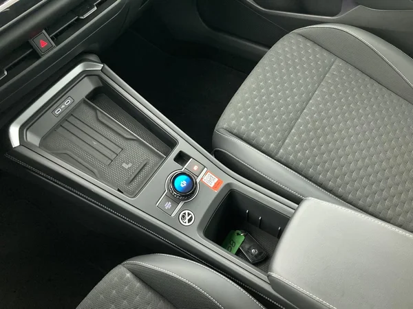 VOLKSWAGEN T-Roc (2026) — foto 5 van 34