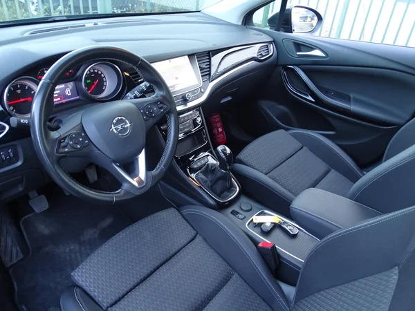 Opel Astra (2019) — foto 6 van 27