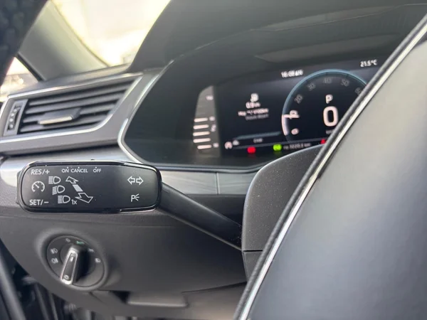 SKODA Superb Combi (2024) — foto 13 van 18