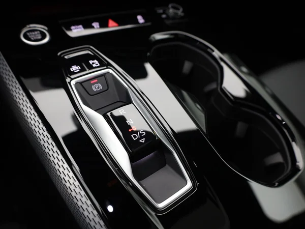 AUDI A5 Avant e-hybrid (PHEV) (2025) — foto 2 van 29