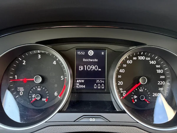 VOLKSWAGEN Passat Variant Dsl (2022) — foto 6 van 24