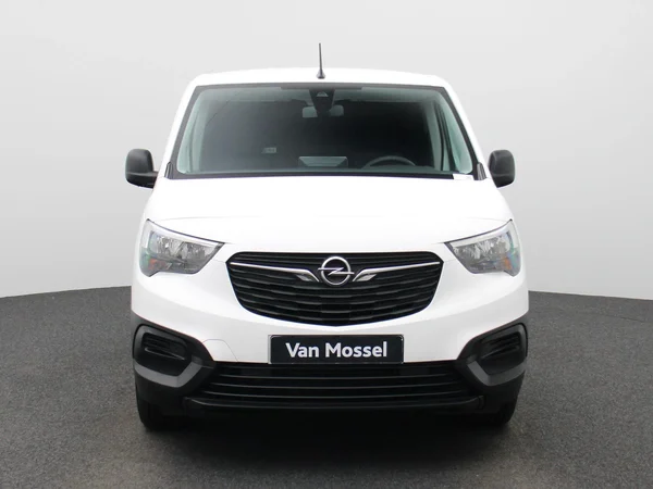 Opel Combo (2022) — foto 34 van 39