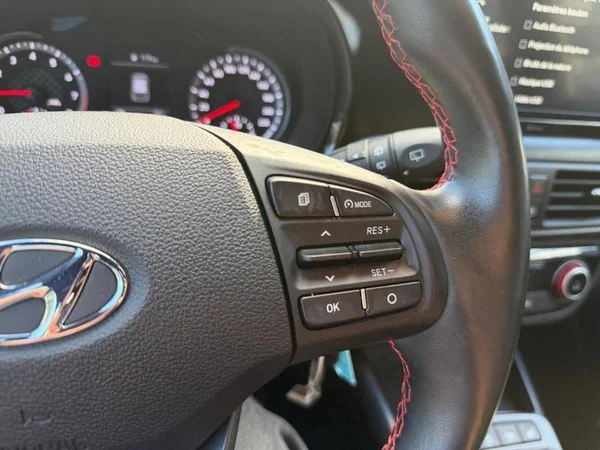 HYUNDAI i10 (2022) — foto 14 van 31