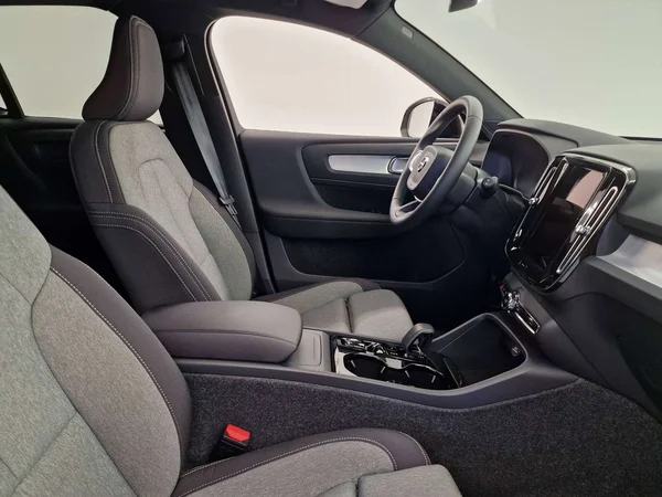 Volvo XC40 — foto 13 van 16