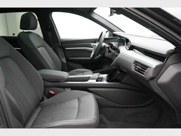 AUDI Q8 e-tron (2025) — foto 8 van 34