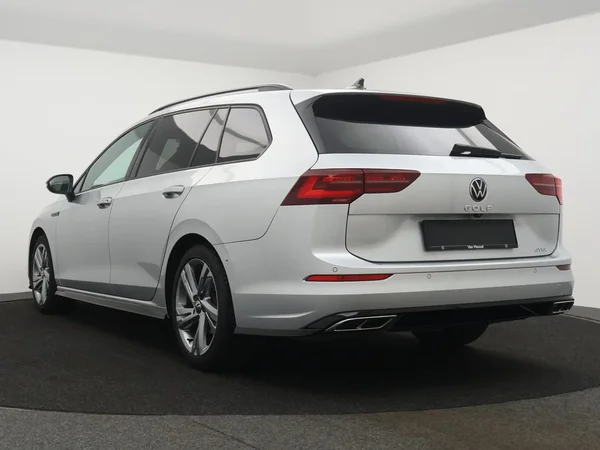 Volkswagen Golf (2024) — foto 20 van 27