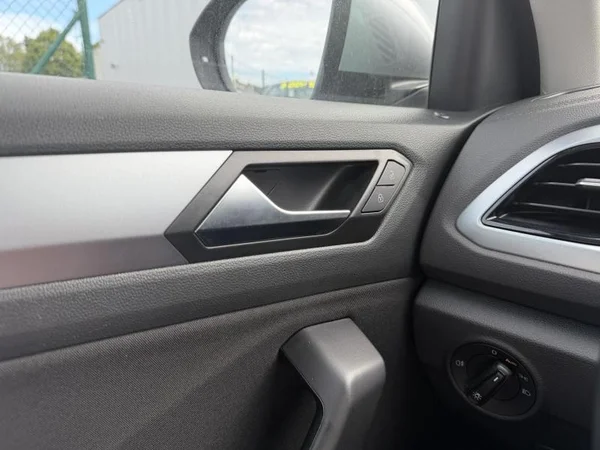 VOLKSWAGEN T-Roc (2022) — foto 16 van 23