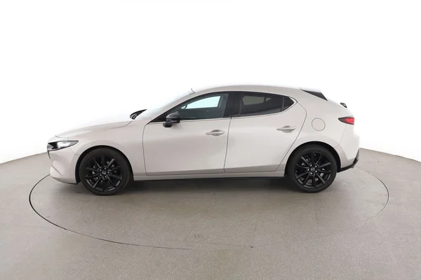 Mazda 3 (2024) — foto 9 van 16