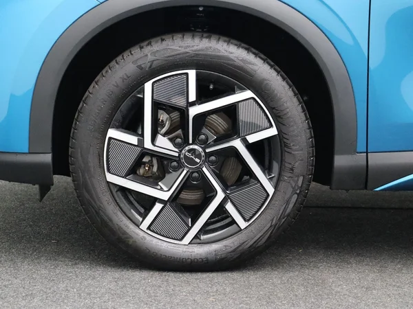 BYD ATTO 3 (2023) — foto 30 van 32