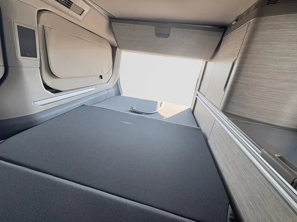 VOLKSWAGEN Multivan T7 Long (2025) — foto 10 van 23