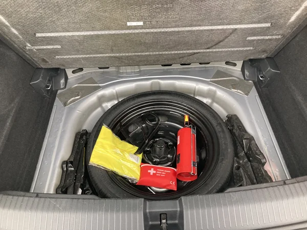 VOLKSWAGEN T-Roc (2022) — foto 28 van 35