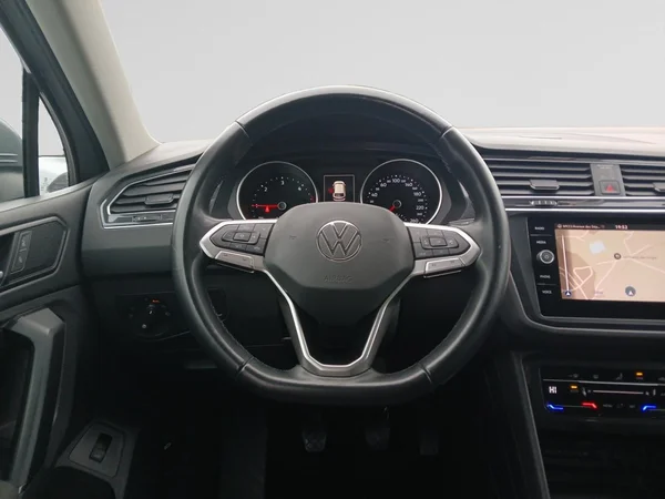 VOLKSWAGEN Tiguan Dsl (2020) — foto 16 van 19